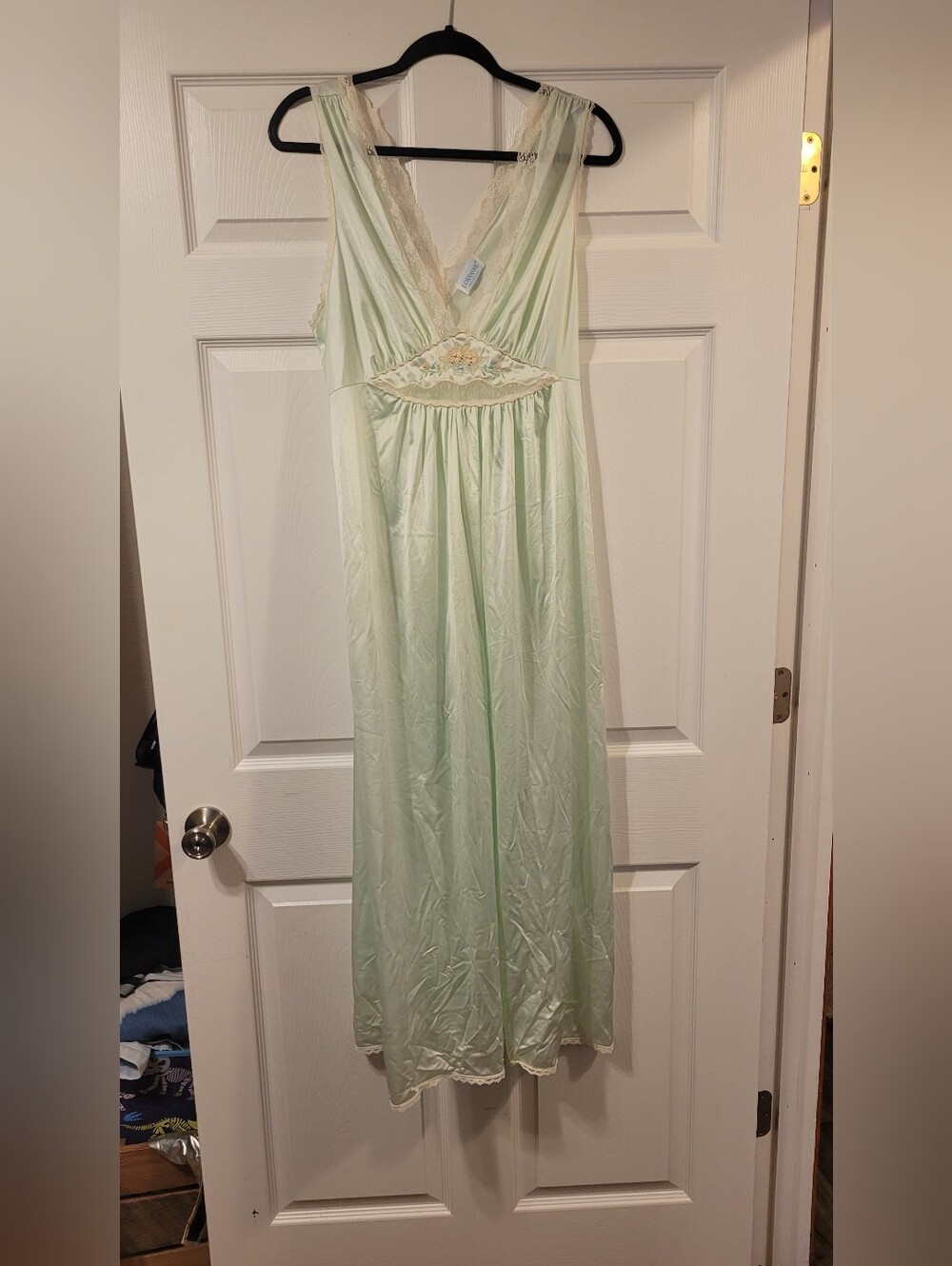 Lorraine Vintage Light Green Lace-Trim Maxi Gown. Size Large